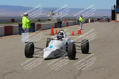 media/Jun-05-2022-CalClub SCCA (Sun) [[19e9bfb4bf]]/Around the Pits/